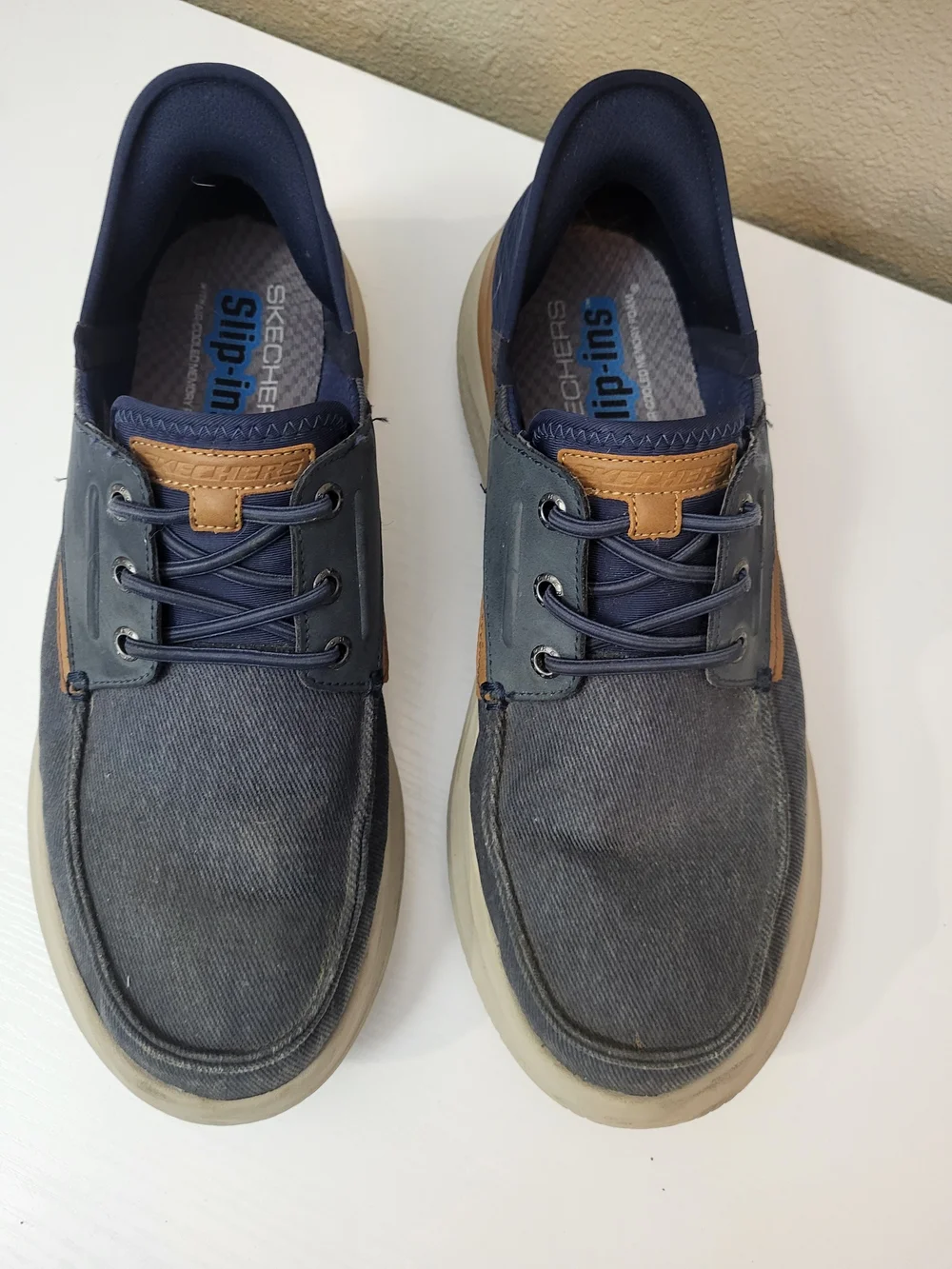 Sketchers Wide Fit Air Cooled Memory Foam Men’s Casual Shoes Size 10.5